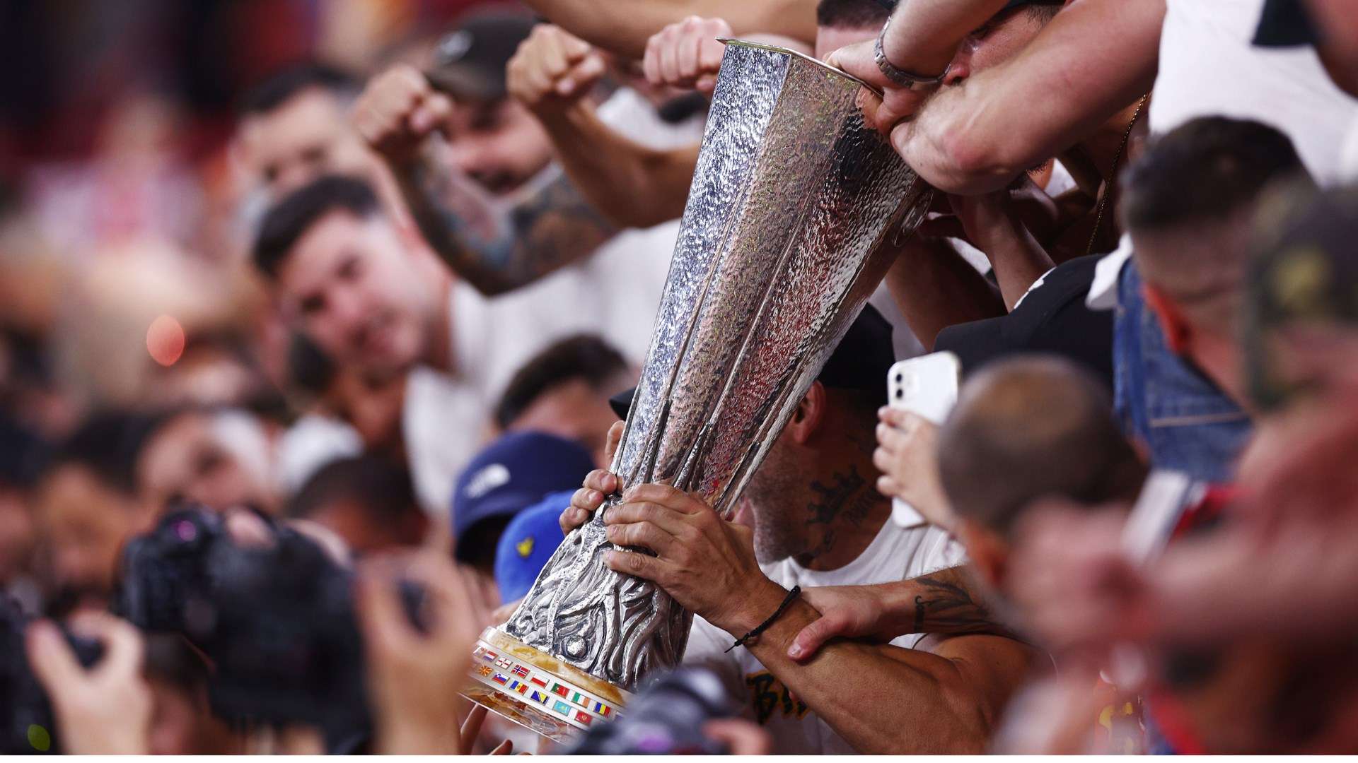 日耳曼战车与欧洲红魔实力对比深度分析详解